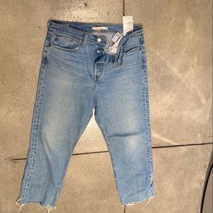Levi’s Women's cropped Jeans